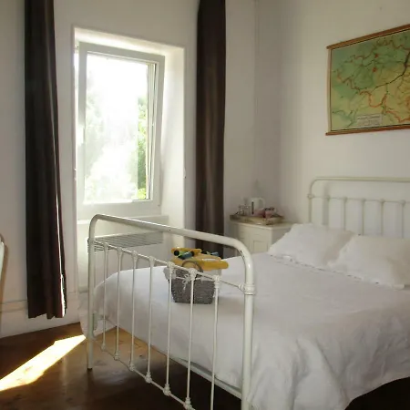 Oda ve Kahvaltı Au Prieure Saint Jean *
