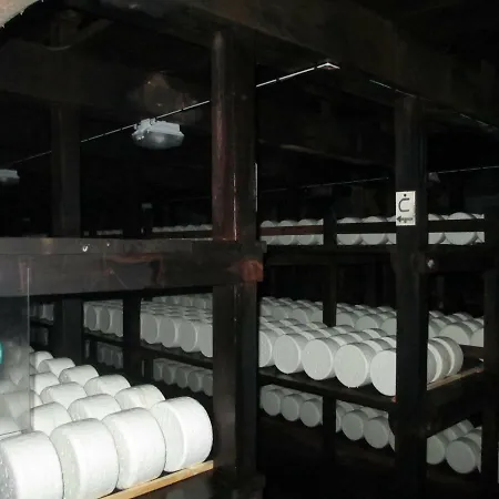Oda ve Kahvaltı Au Prieure Saint Jean *